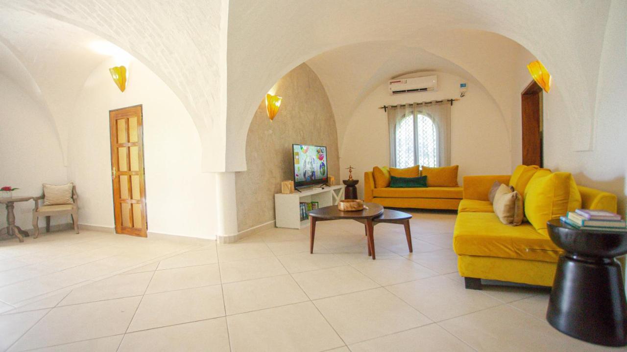 Mzima Beach Residences - Diani Beach Galu Exterior photo
