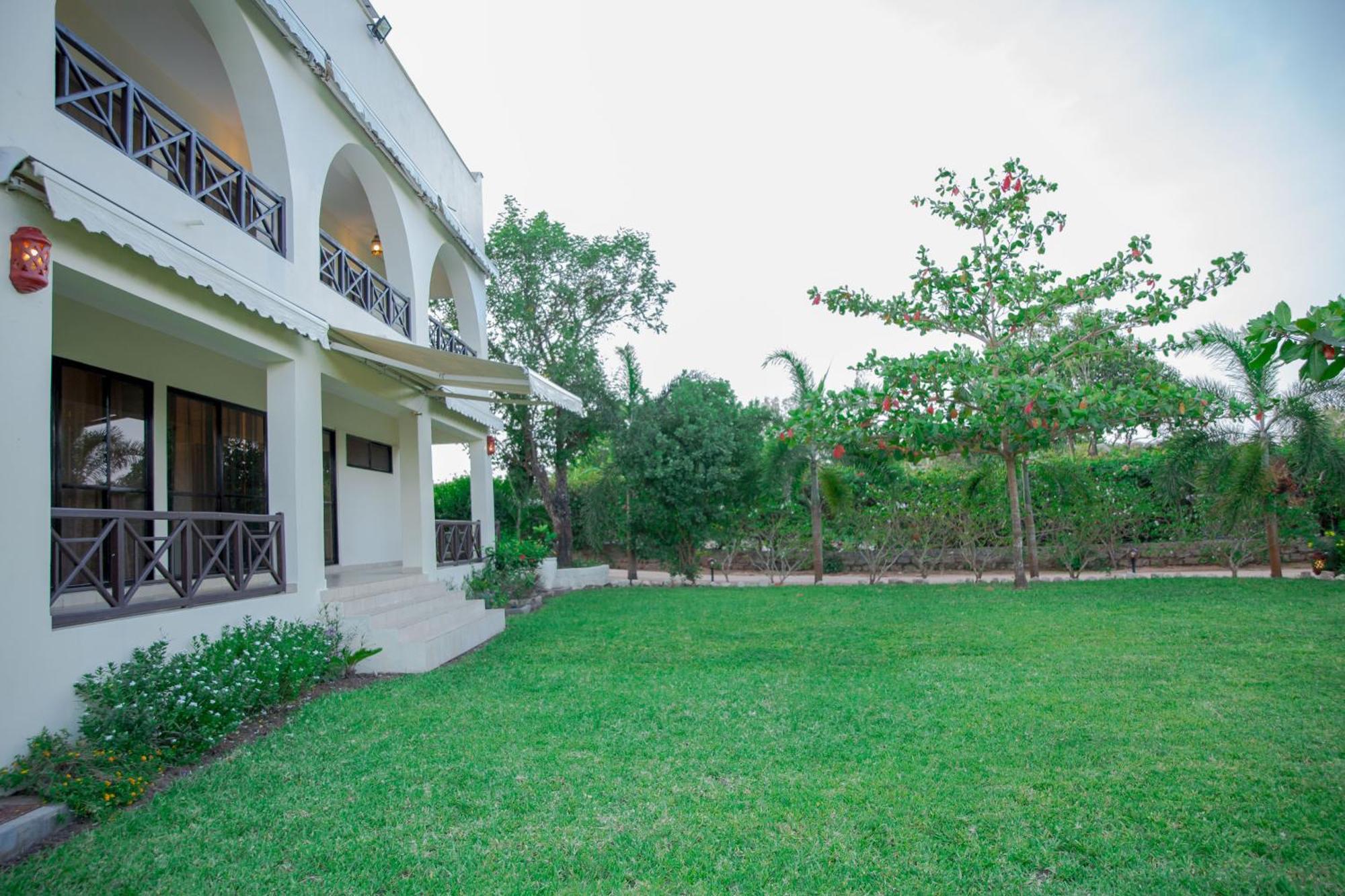 Mzima Beach Residences - Diani Beach Galu Exterior photo