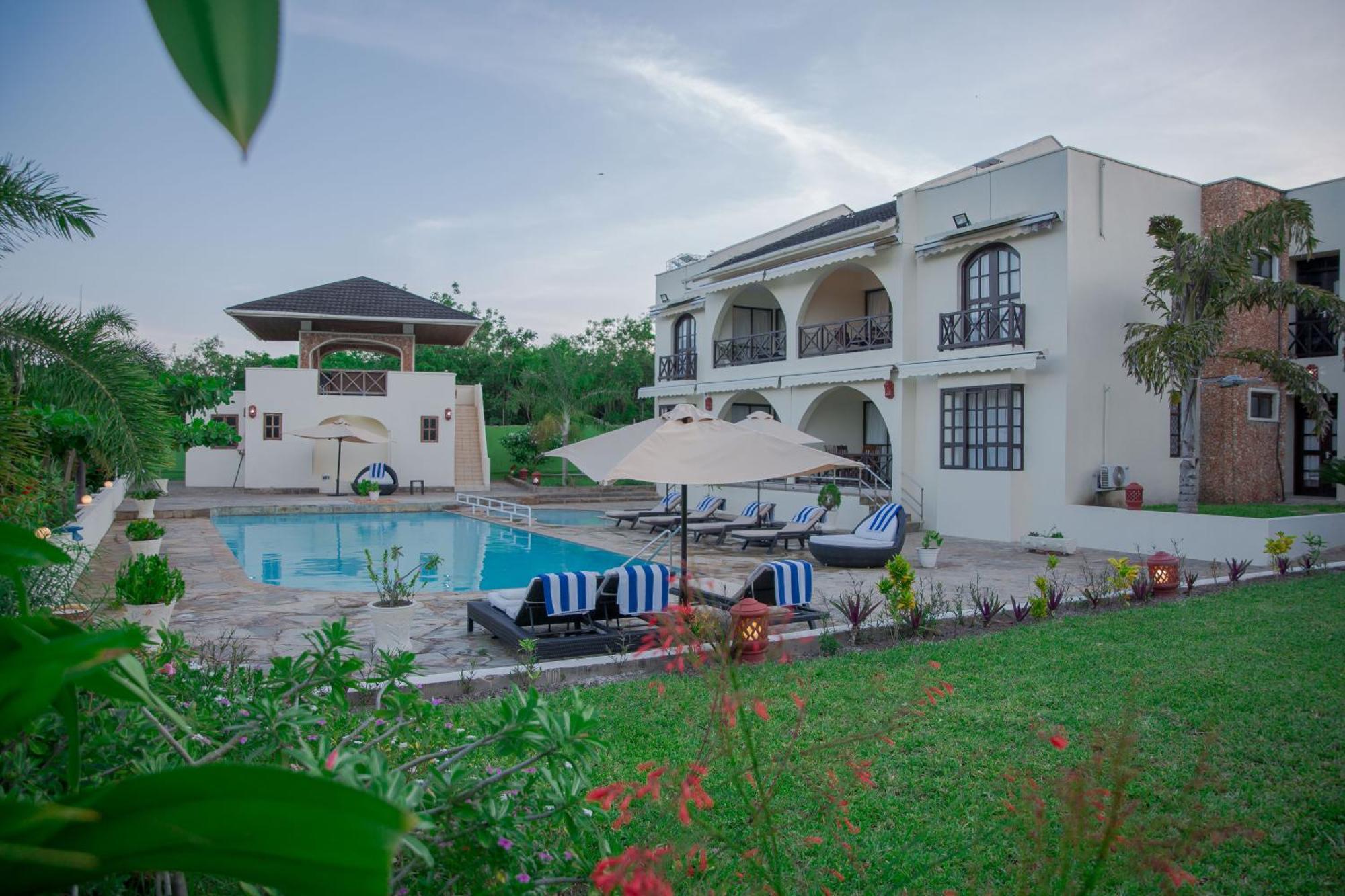 Mzima Beach Residences - Diani Beach Galu Exterior photo